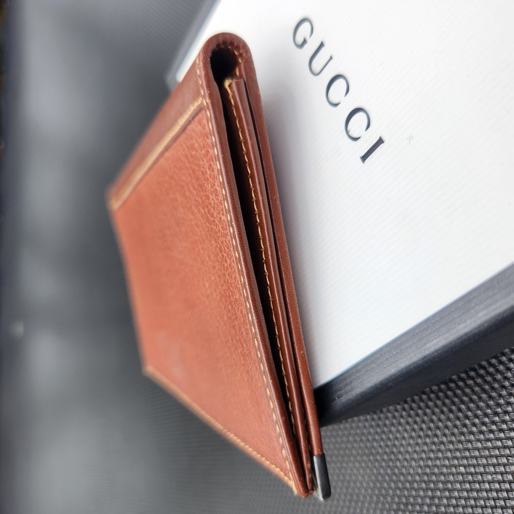 GUCCI Brown Leather GG Logo Checkbook and credit card cover Wallet - Picture 13 of 16